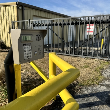 Facility photo: //images.sparefoot.com/medium/243262692f65c7bdd71.jpg