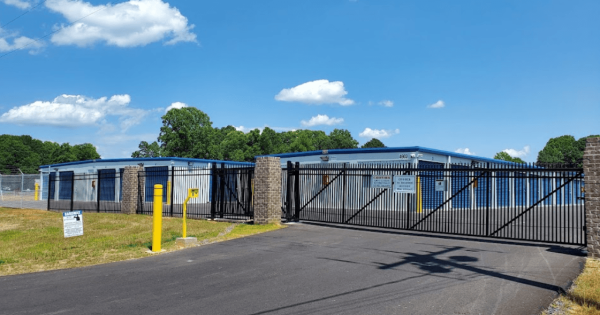 Facility photo: //images.sparefoot.com/medium/243264692f6756bf6ab.png