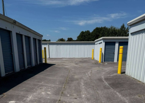 Facility photo: //images.sparefoot.com/medium/243265692f69ea8ee8e.jpg