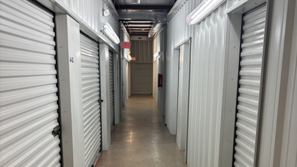 Facility photo: //images.sparefoot.com/medium/24326869e8cf612c1a0.jpg
