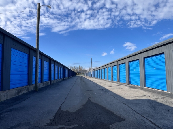 Facility photo: //images.sparefoot.com/medium/243269695c2d4b98cc5.jpg