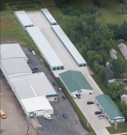 Facility photo: //images.sparefoot.com/medium/24327669308f1075fb7.jpg