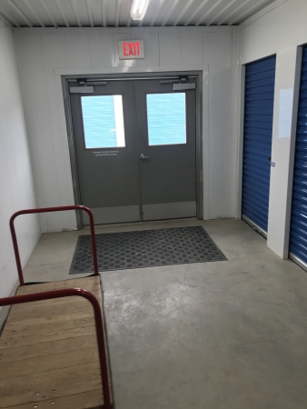 Facility photo: //images.sparefoot.com/medium/243278693359b36647b.jpg