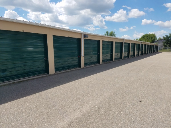 Facility photo: //images.sparefoot.com/medium/2432796932fb745e778.jpg