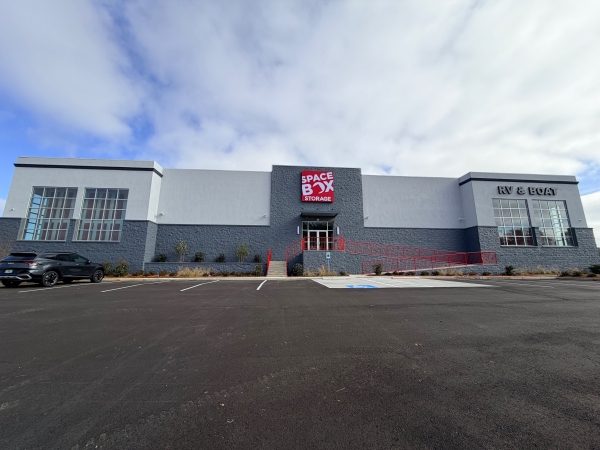 Facility photo: //images.sparefoot.com/medium/2432886941a04d923c9.jpeg