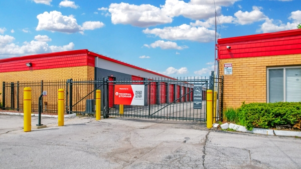 Facility photo: //images.sparefoot.com/medium/24329869f5013db068b.jpg
