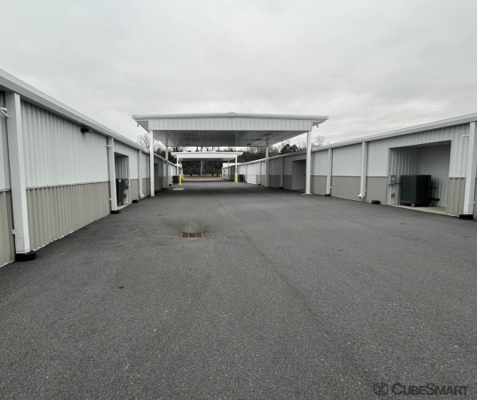 Facility photo: //images.sparefoot.com/medium/24329969e0b23567b4f.jpg