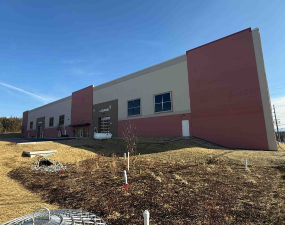 Facility photo: //images.sparefoot.com/medium/24330069428bfd0fd74.jpg