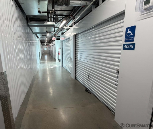 Facility photo: //images.sparefoot.com/medium/2433016970bc6ecc47b.jpg