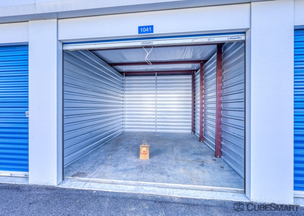 Facility photo: //images.sparefoot.com/medium/24330169edc92fd3e4d.jpg