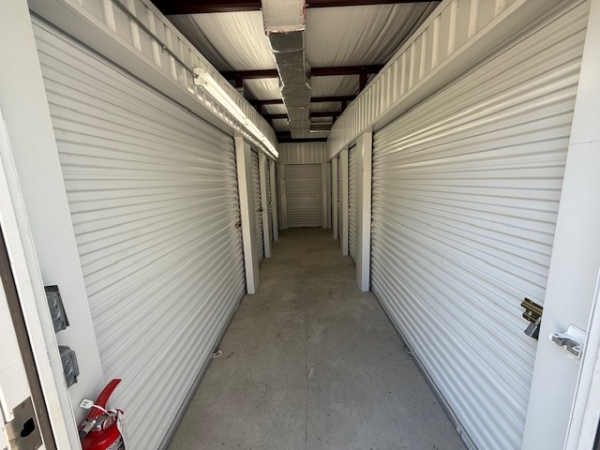 Facility photo: //images.sparefoot.com/medium/2433046938a710d44e1.jpg