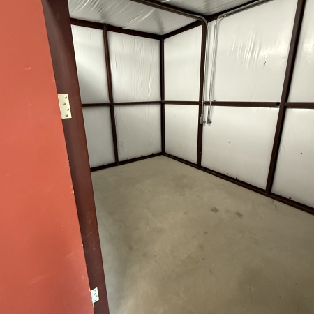 Facility photo: //images.sparefoot.com/medium/2433056939ac5be542d.jpg