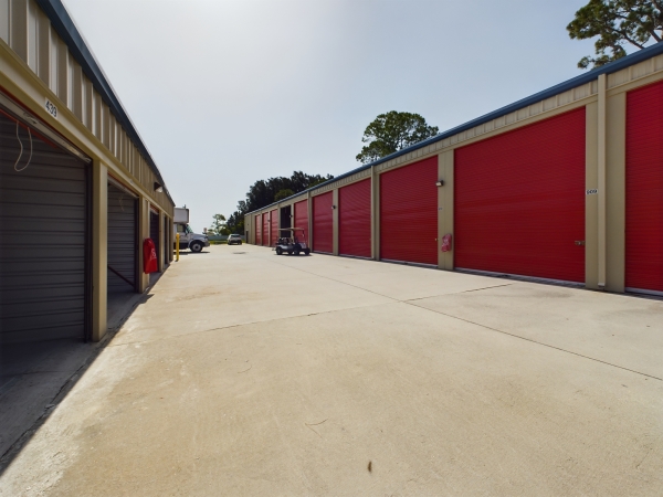 Storage Units at StorSafe of Palm Shores - 5586 North US Highway 1
