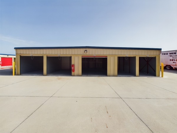 Storage Units at StorSafe of Palm Shores - 5586 North US Highway 1