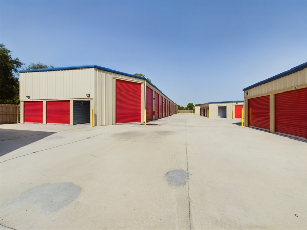 Storage Units at StorSafe of Palm Shores - 5586 North US Highway 1