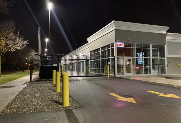 Facility photo: //images.sparefoot.com/medium/243315693849fa50e15.jpeg