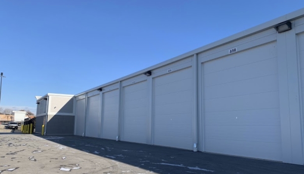 Facility photo: //images.sparefoot.com/medium/243315693849fbbed1d.jpeg