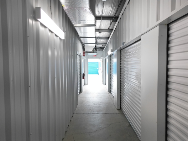 Facility photo: //images.sparefoot.com/medium/243318693ac895d7c93.jpg