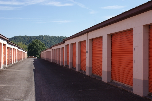 Storage Units at StorSafe of Bristol - 1201 Bluff City Highway