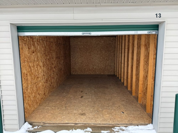 Facility photo: //images.sparefoot.com/medium/24334569403e690da7d.jpg