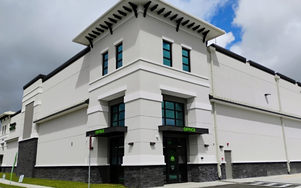 Facility photo: //images.sparefoot.com/medium/24334769d3b9433d0f8.jpg