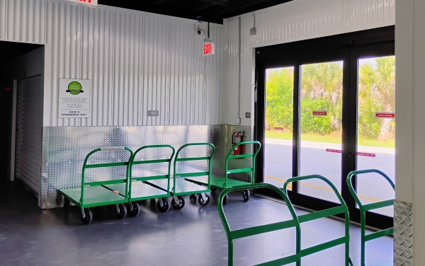 Facility photo: //images.sparefoot.com/medium/24334769d3b9479faf5.jpg