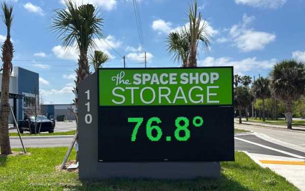 Facility photo: //images.sparefoot.com/medium/24334869d51f2b2433a.jpg