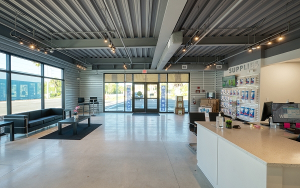 Facility photo: //images.sparefoot.com/medium/24334869ea2e77c8101.jpg