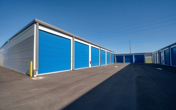 Facility photo: //images.sparefoot.com/medium/24334869ea2e805849f.jpg