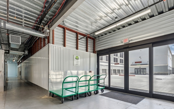 Facility photo: //images.sparefoot.com/medium/2433496a26d6f0387d9.jpg