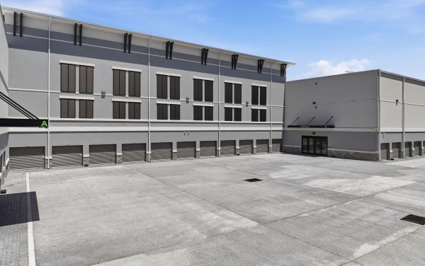 Facility photo: //images.sparefoot.com/medium/2433496a26d6f5848c9.jpg