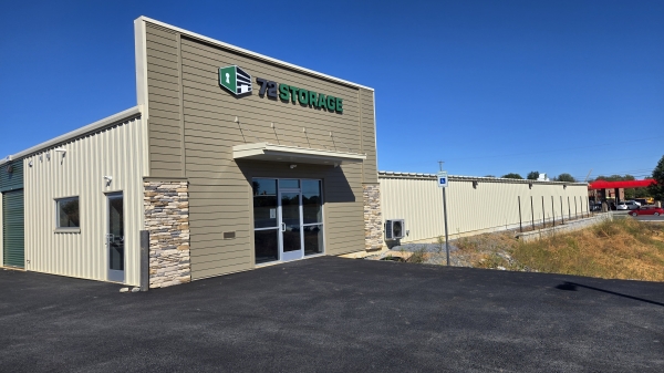 Facility photo: //images.sparefoot.com/medium/2433556937330ee6778.jpg