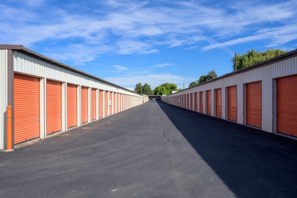 Facility photo: //images.sparefoot.com/medium/24336169384602c58cc.jpg