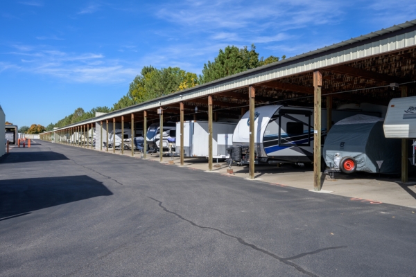 Facility photo: //images.sparefoot.com/medium/2433616938460385548.jpg