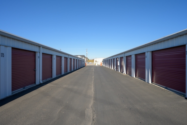 Facility photo: //images.sparefoot.com/medium/24336869382aaec80d8.jpg