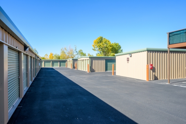 Facility photo: //images.sparefoot.com/medium/243369693833a4513e6.jpg