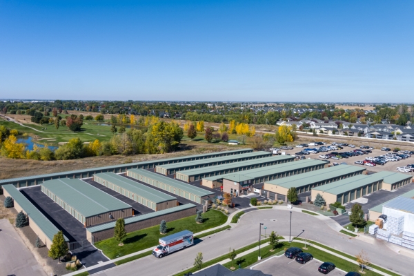 Facility photo: //images.sparefoot.com/medium/243369693833a51900a.jpg