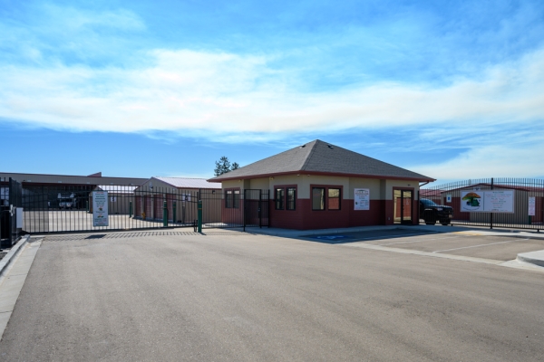 Storage Units at Stor-It Self Storage - Lake Shore Location - 8931 Lake Shore Drive