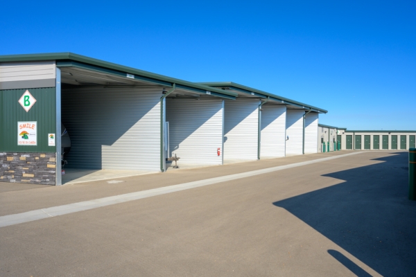 Facility photo: //images.sparefoot.com/medium/243373693ed855ec5ba.jpg