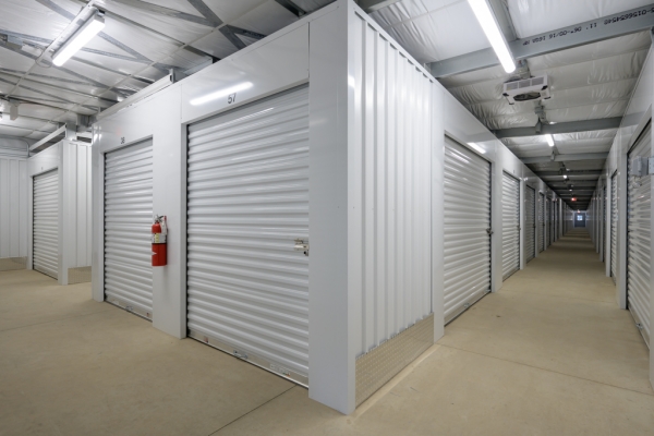 Facility photo: //images.sparefoot.com/medium/243374693830b59ed37.jpg