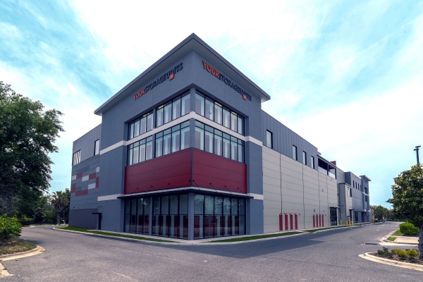 Facility photo: //images.sparefoot.com/medium/243382693977c23570e.jpg