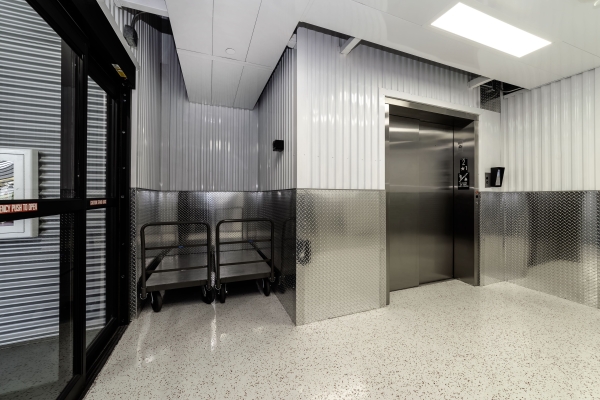 Facility photo: //images.sparefoot.com/medium/243382693977d5752b4.jpg
