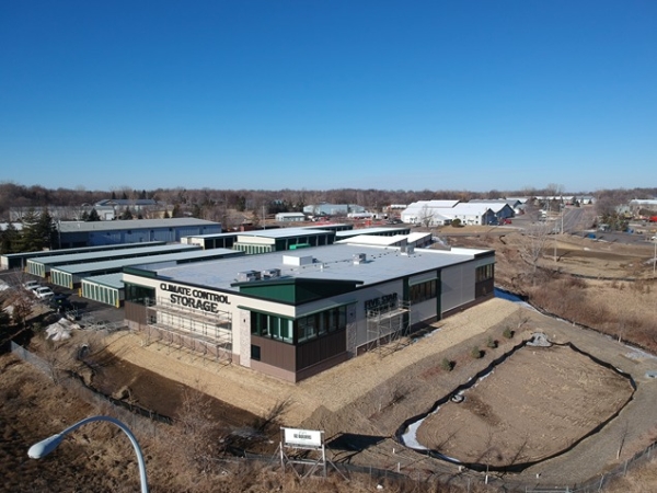 Facility photo: //images.sparefoot.com/medium/2433866942874aebfb2.jpg