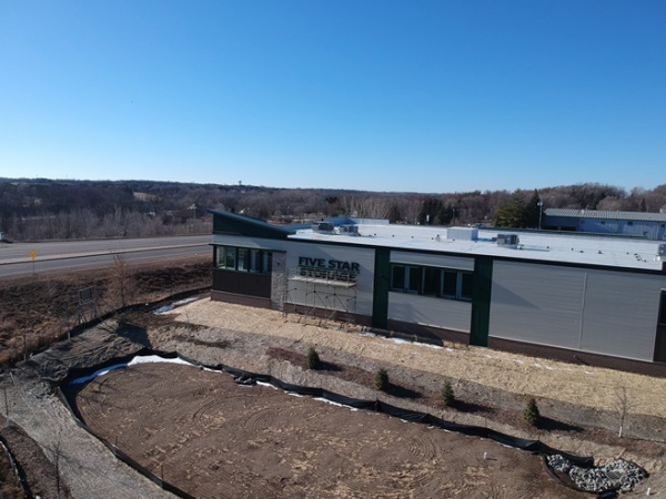 Facility photo: //images.sparefoot.com/medium/2433866942874d4df2c.jpg