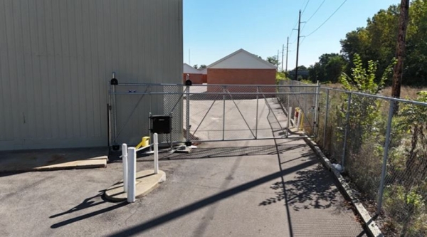 Facility photo: //images.sparefoot.com/medium/2433976943e9afd246d.jpg