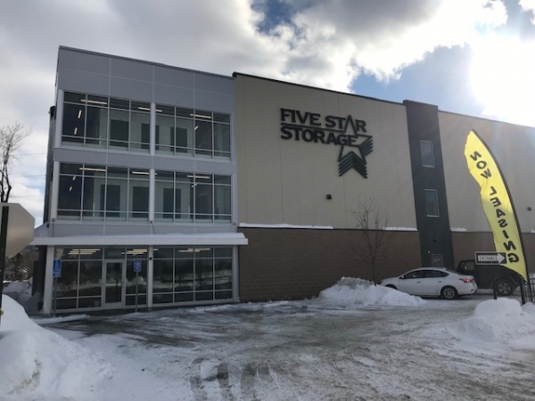 Facility photo: //images.sparefoot.com/medium/2433996943e728b5056.jpg