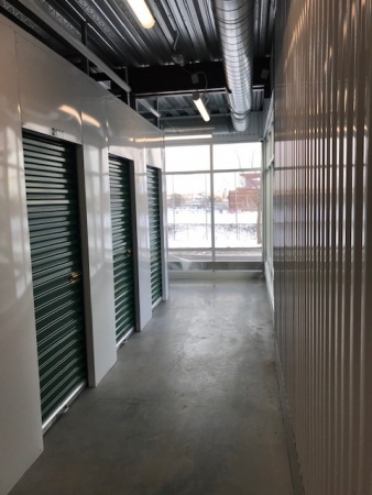 Facility photo: //images.sparefoot.com/medium/2433996943e72db3f03.jpg