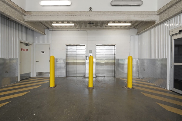 Facility photo: //images.sparefoot.com/medium/24340069408613c891c.jpg