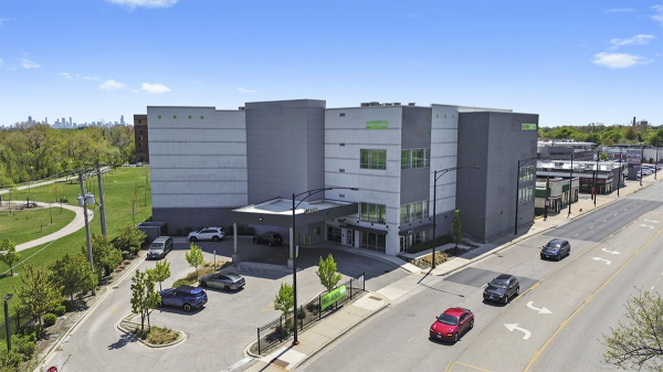 Facility photo: //images.sparefoot.com/medium/243401693aff4b8d9c0.png