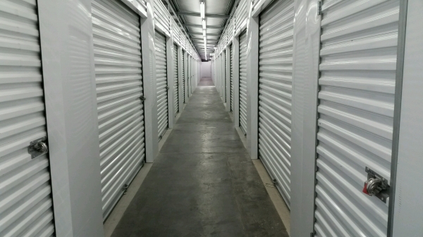 Facility photo: //images.sparefoot.com/medium/2434096939c3408b7bd.jpg